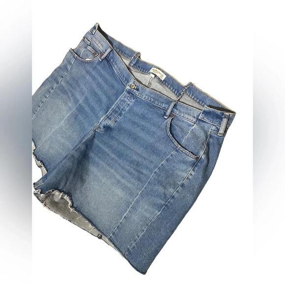 NWOT‎ Abercrombie & Fitch The 7” Dad Short High Rise 37 / 24 - Picture 2 of 5